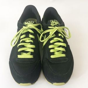 Nike Air Pegasus Sneaker Sz 9 Black & Green